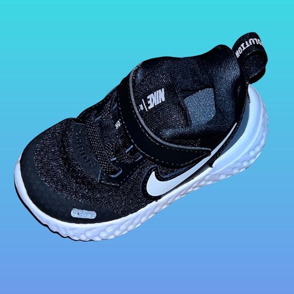 NWOB Toddler Nike Revolution 6 Hook N Loop Running Shoes Size 4C - Picture 5 of 6